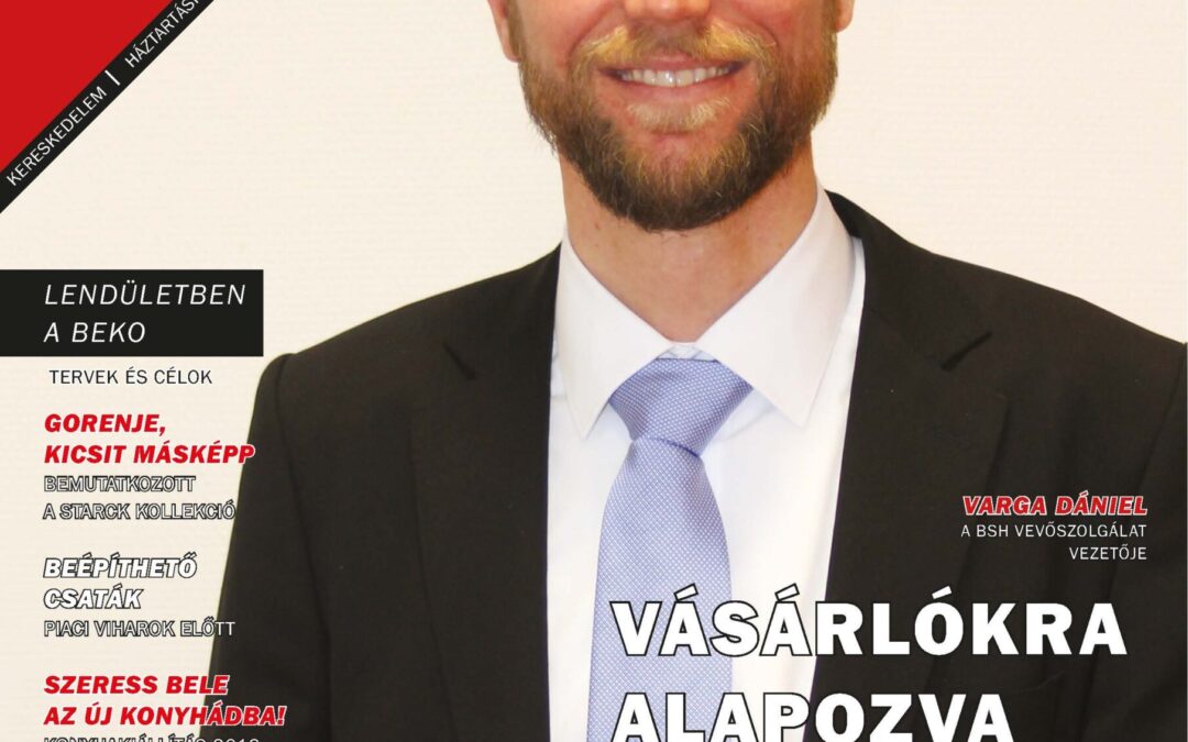 Március 2016