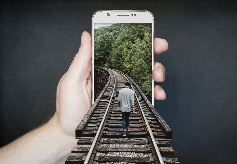 Csökkentek a mobilos eladások