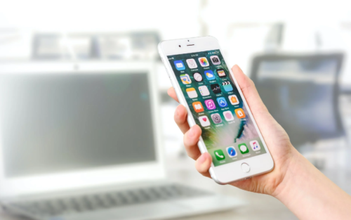 Taroltak a prémium okostelefonok