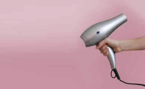 A közösségi média is hajtja a hajszárítópiacot