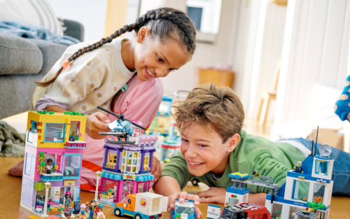 LEGO® játékokkal bővíti kínálatát az Euronics