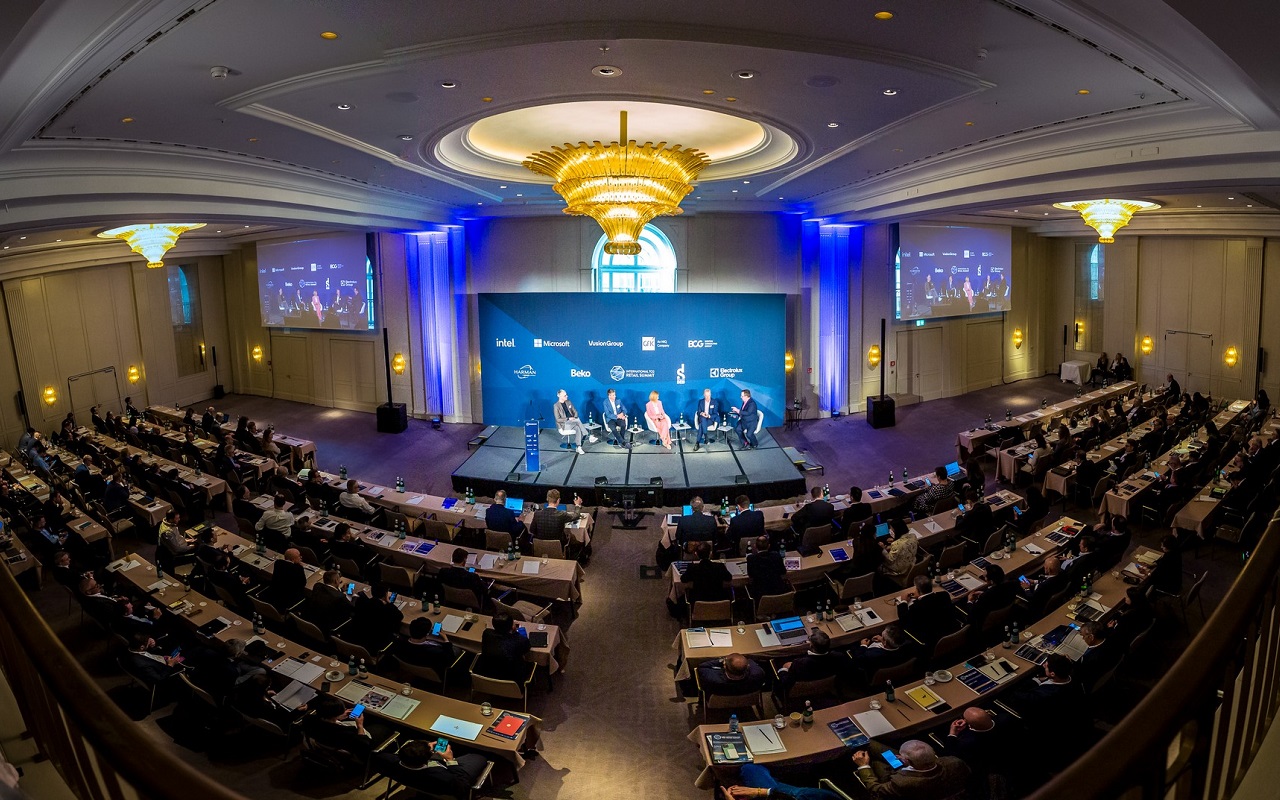 Ismét TCG Summit Beko
