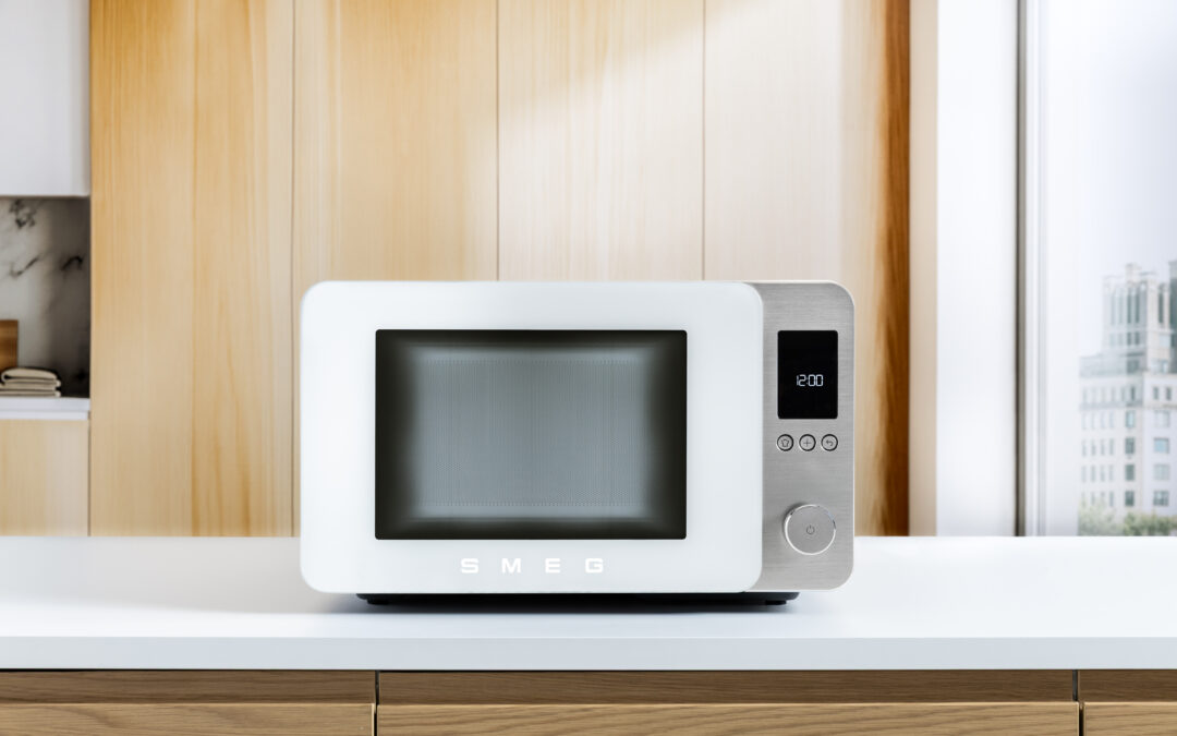 Új szerepben a mikrohullámú sütő a SMEG kínálatában